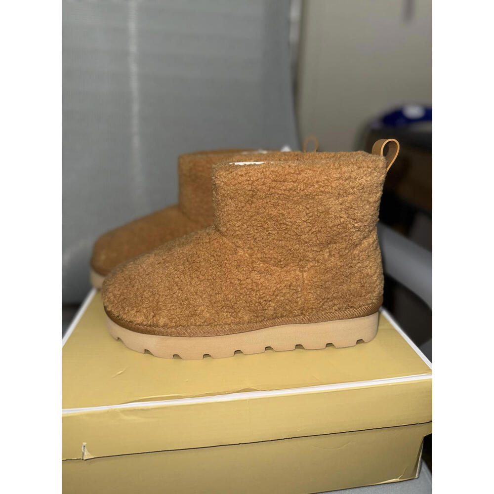 Michael Kors Winnie Bootie Sherpa Tan - Size 7m